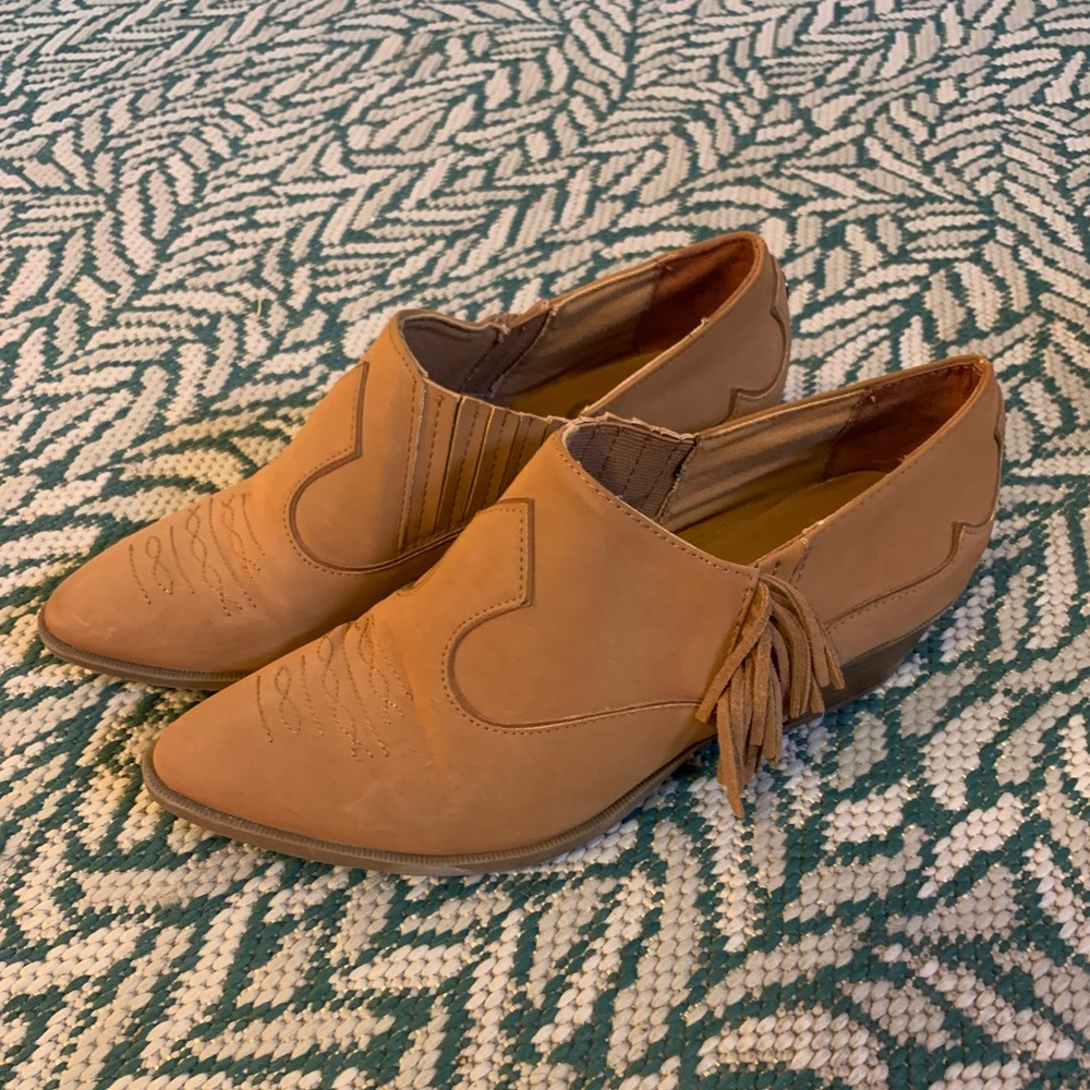 SAM EDELMAN Hermosa Fringe Tan Booties